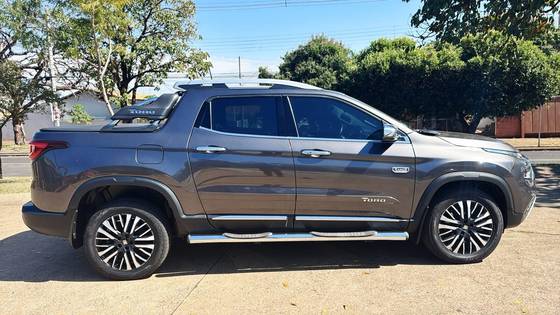 FIAT TORO 2.2 TURBO DIESEL RANCH 4WD AT9